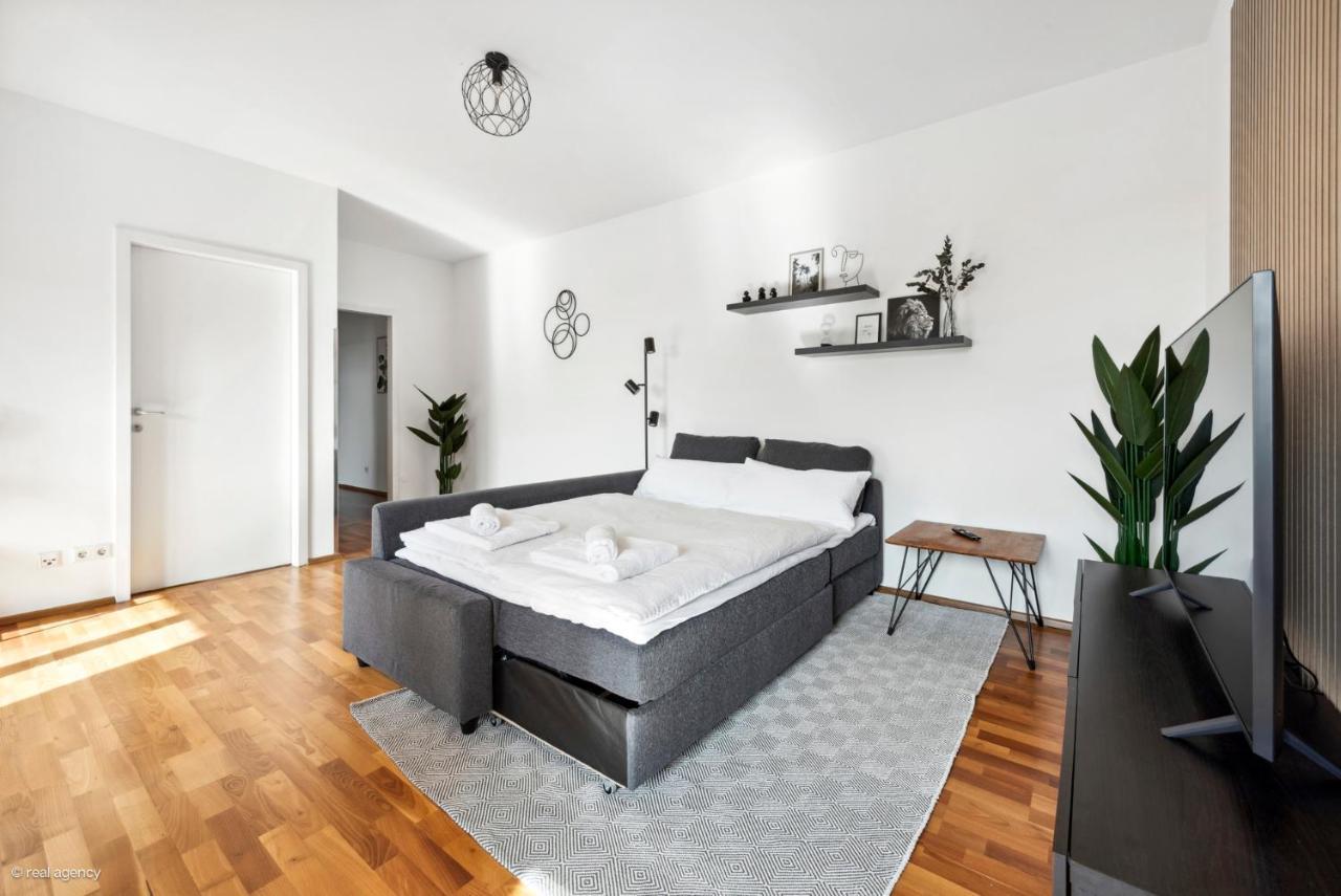 Bernhards Apartment Stadthalle - Klima & Terrasse Виена Екстериор снимка